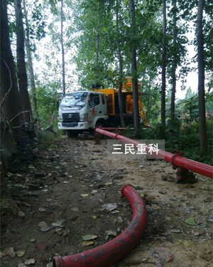 搅拌车载泵湖南岳阳山区民房建设